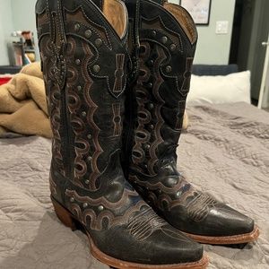 Black studded justin cowboy boots